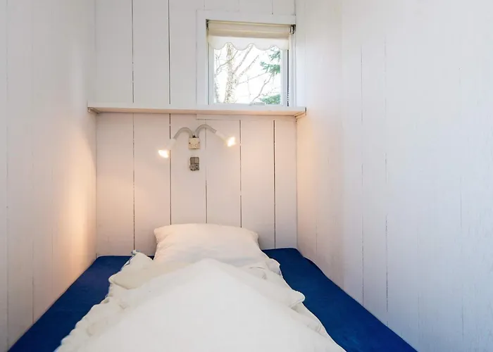 6 Person In Glesborg